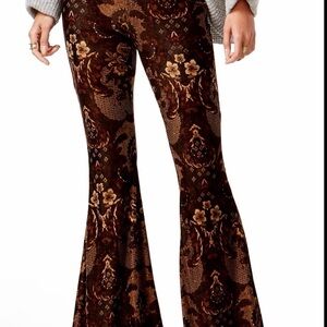 FREE PEOPLE Maura Hippie Rock Brown
Paisley Printed Velvet Flare Pants
